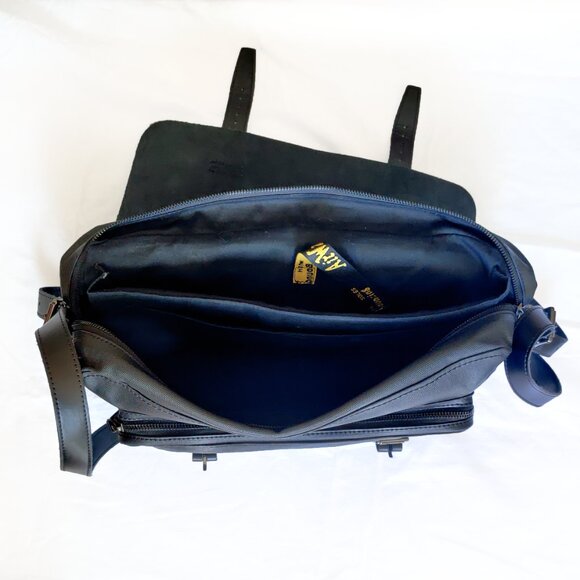 Dr. Martens Black Leather & Canvas Messenger Laptop Bag EUC - Picture 11 of 12